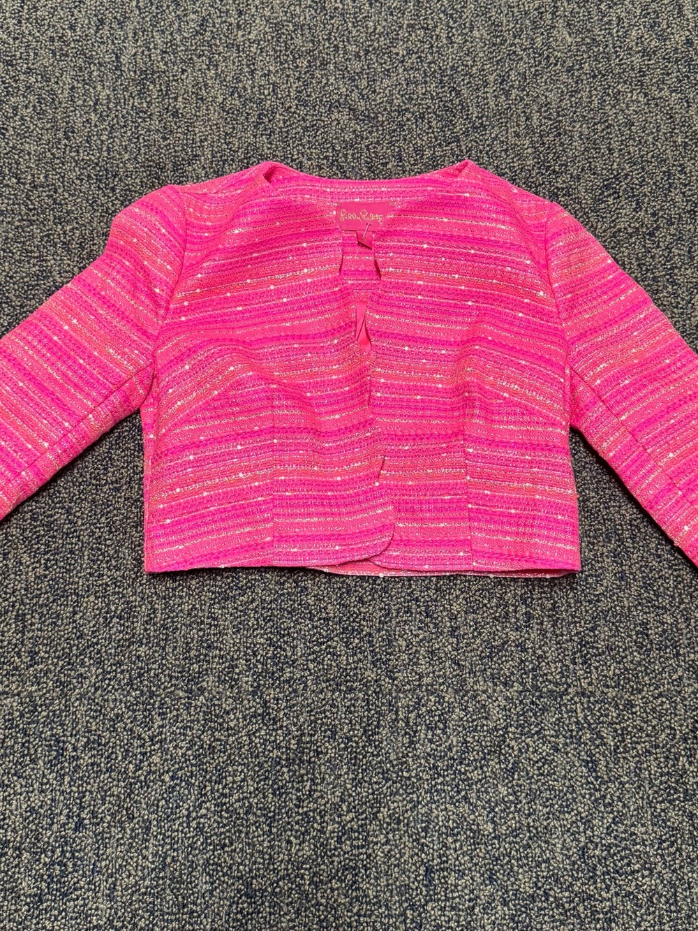 New WITHOUT TAGS Lilly Pulitzer Wonda Pink Metallic Boucle
Cropped Scalloped - Picture 5 of 9
